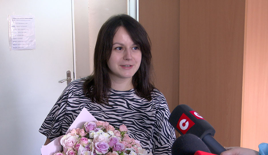 Мэр Минска во 2-м роддоме столицы поздравил маму с рождением дочки
