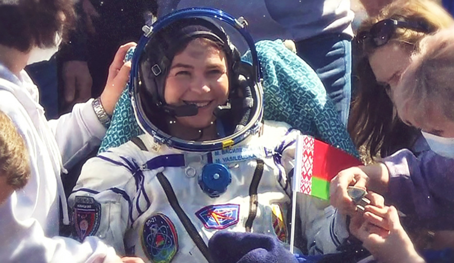 Президент Беларуси о возвращении с орбиты космонавта Марины Василевской: Ночь бессонная, смотрел в прямом эфире