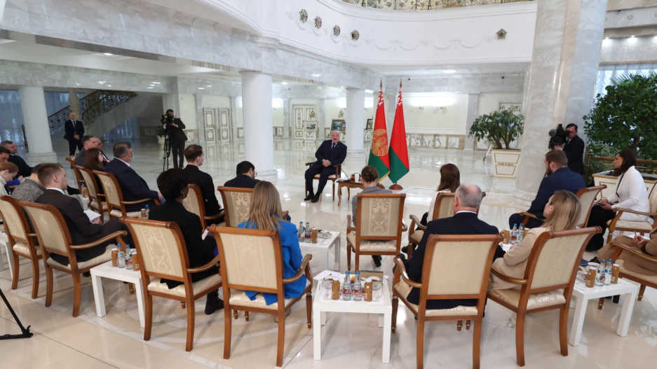 Лукашенко: Безвиз встал поперек горла нацменам в Польше и Литве