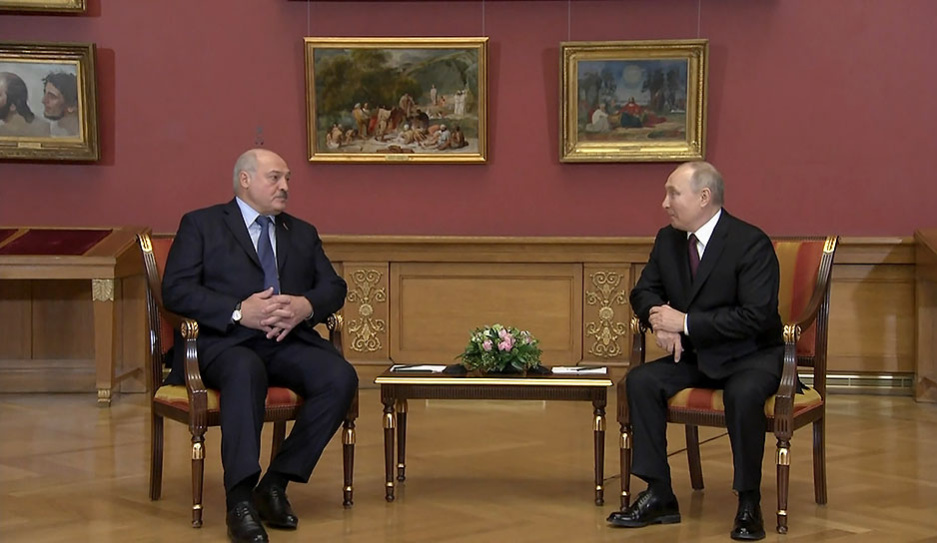 Лукашенко и Путин расставили все точки на i: итоги питерского саммита СНГ 