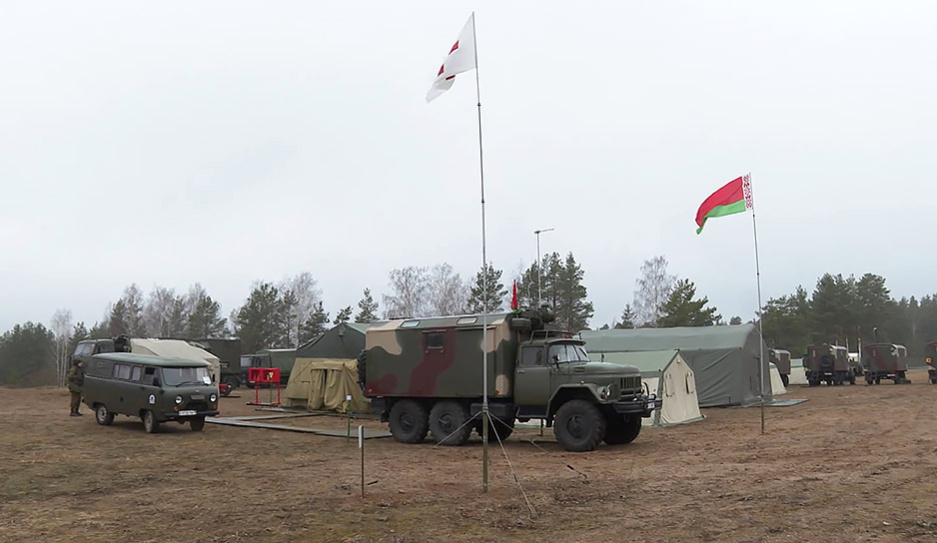 Проверка боеготовности: военные медики на Лепельском полигоне