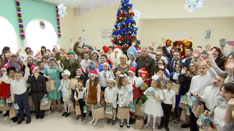 Министерство юстиции, НОК Беларуси и Госпогранкомитет подарили нуждающимся детям чудо
