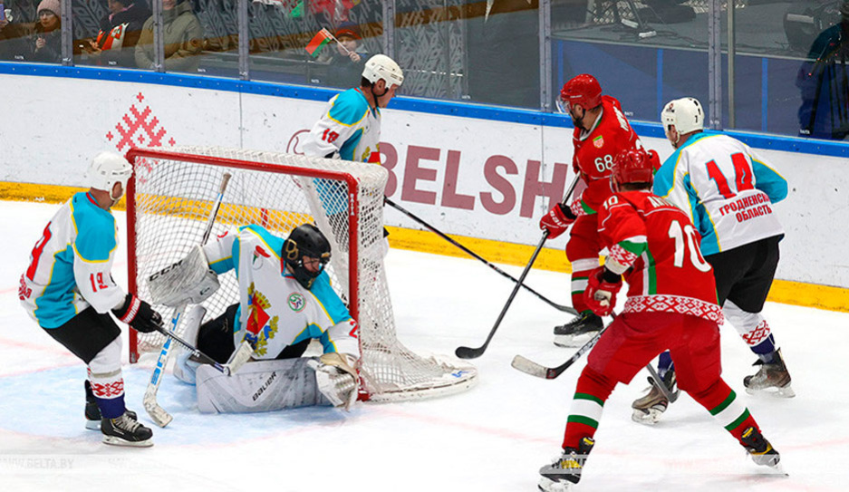Хоккейная команда Президента Беларуси одержала четвертую победу в матчах любительского турнира