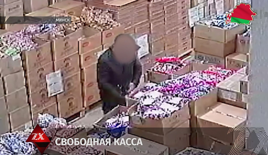 Зефир, конфеты и пару галош украл из магазина 52-летний житель Минска 