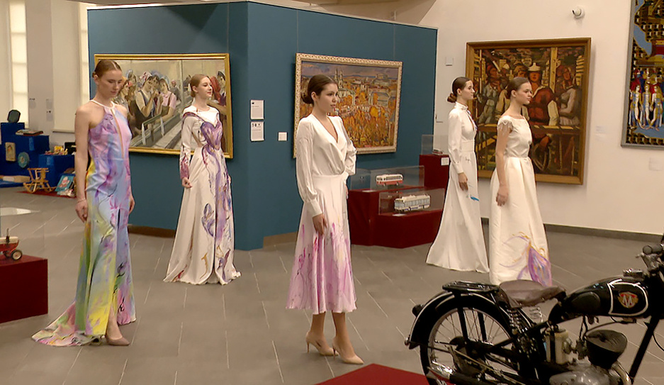 В выставочных залах Музея истории города Минска представлена ретроколлекция свадебной моды и культуры 