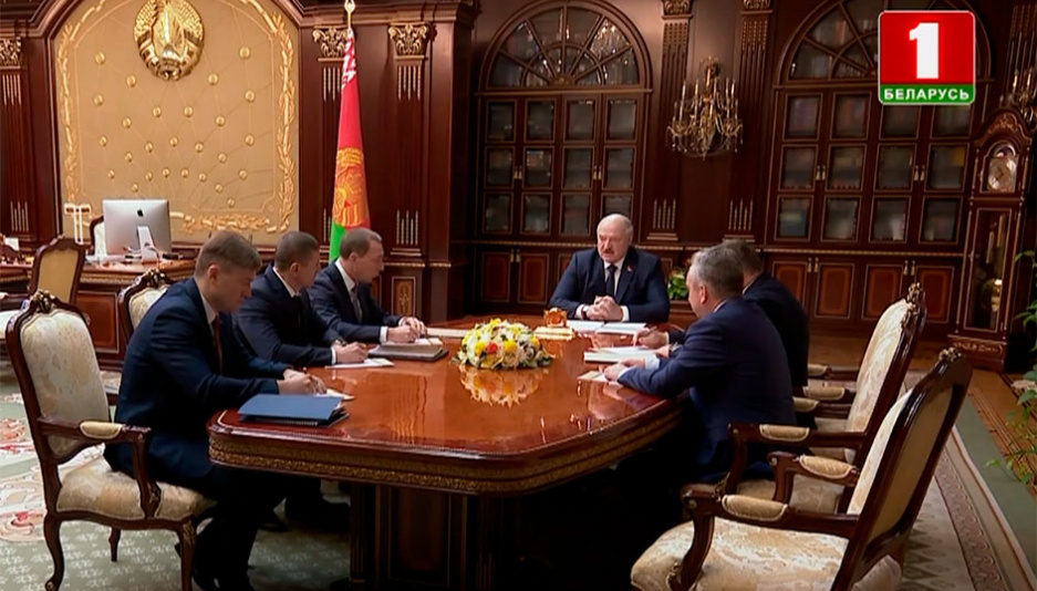 Лукашенко: Парк высоких технологий должен работать прежде всего на Беларусь