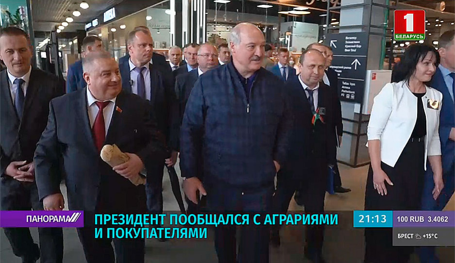 Президент пообщался с аграриями и покупателями, посещая экорынок Валерьяново