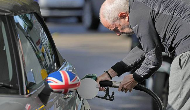 Британцы отказываются от отпусков из-за цен на бензин