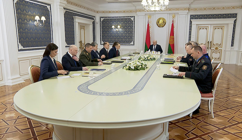 Динамика преступности, защита законных прав людей, общественно-политическая обстановка - темы совещания у Лукашенко