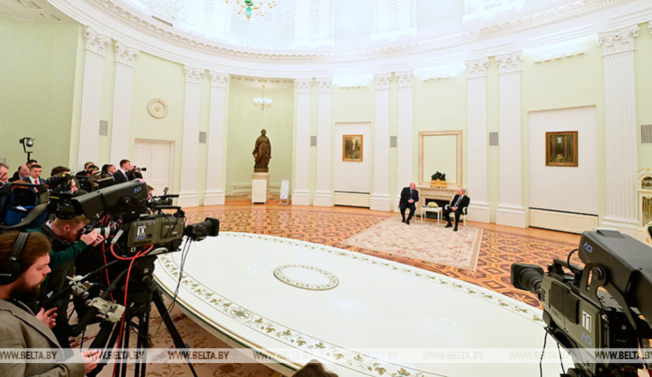 Встреча Лукашенко и Путина накануне ВГС в Москве завершилась глубоко за полночь
