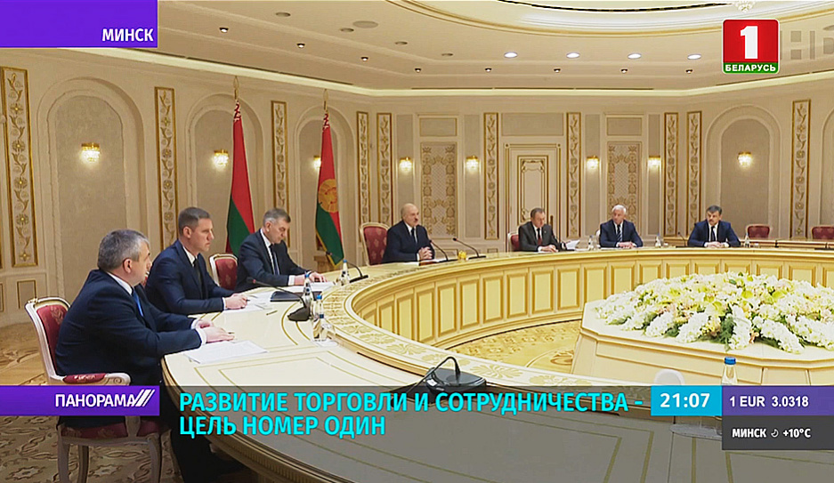 Александр Лукашенко встретился с губернаторами Псковской и Омской областей России 