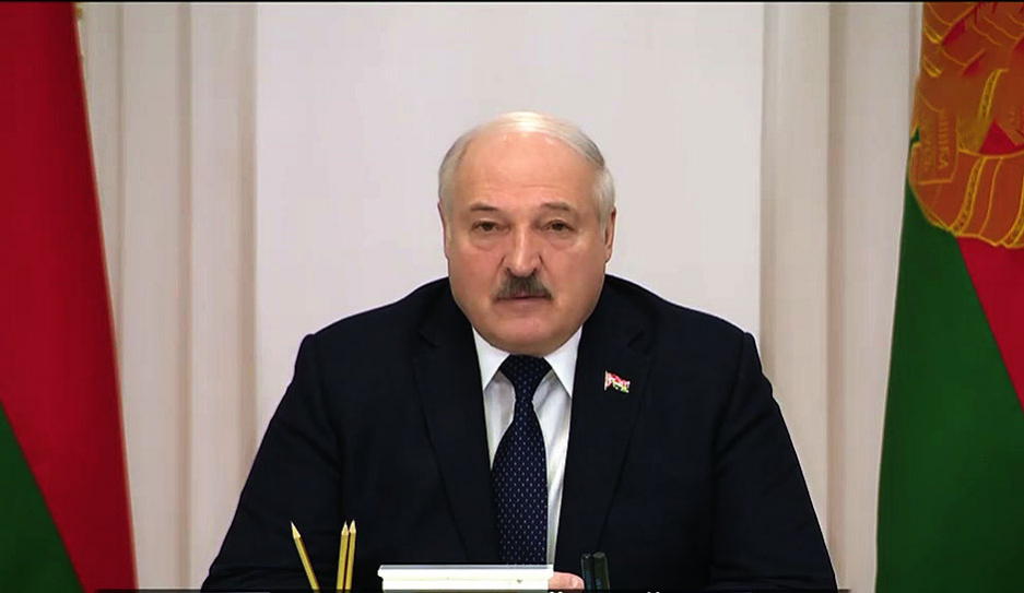 Лукашенко: Надо убедить всех наших людей жить по закону