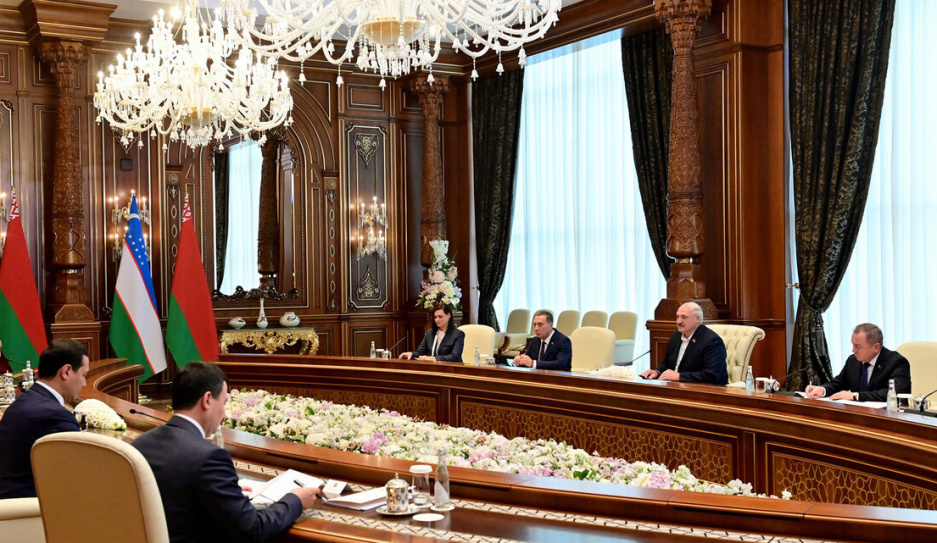 Лукашенко в Узбекистане встретился с коллегами из других государств