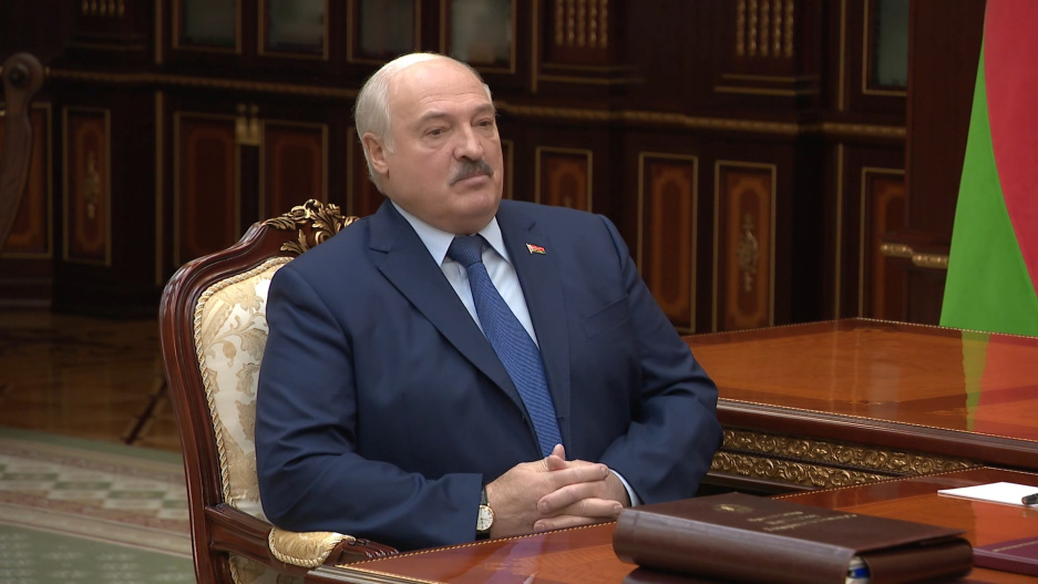 Две встречи во Дворце Независимости. С кем и о чем разговаривал Президент Беларуси
