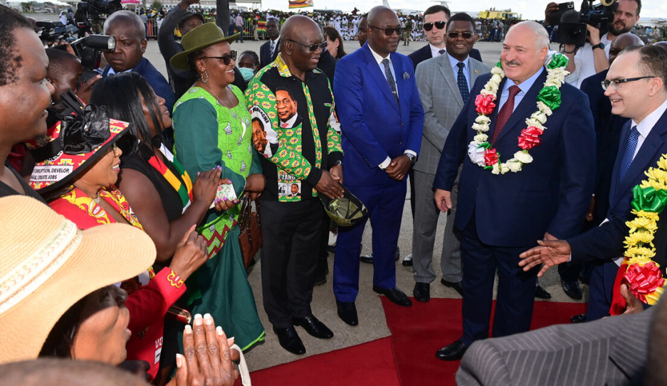 Теплый прием в Южной Африке! Президент Беларуси прибыл с государственным визитом в Зимбабве