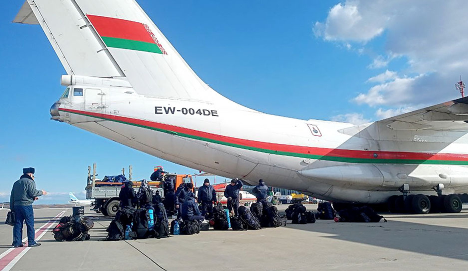 Белорусские спасатели прилетели в Турцию, съемочная группа АТН -  с места событий