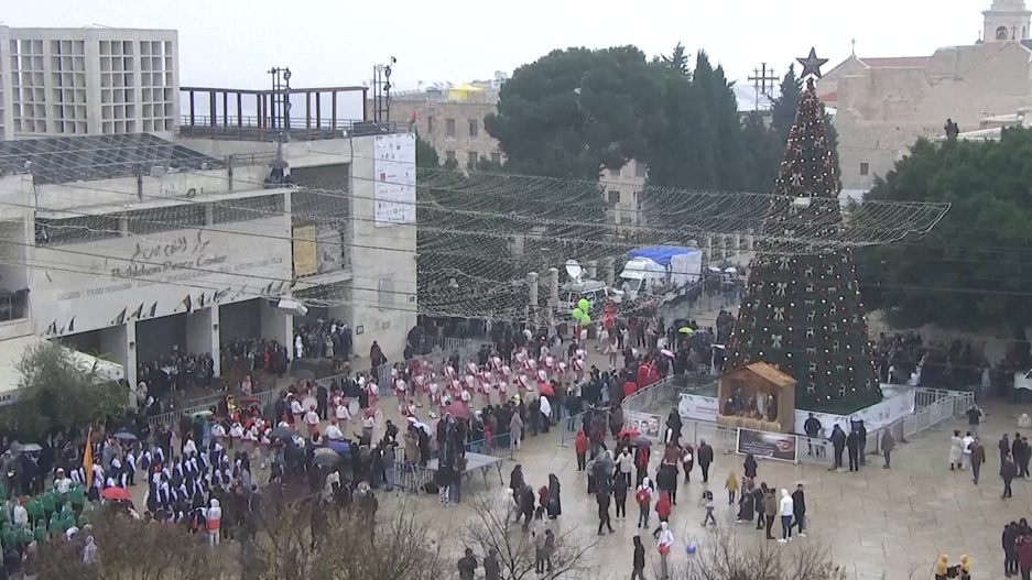 Рождественские торжества в Вифлееме собрали несколько тысяч туристов и паломников из разных стран мира