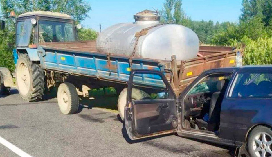 Легковушка и трактор столкнулись в Ушачском районе 