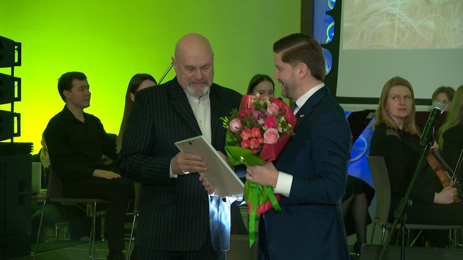 Беларусь 3 продолжает принимать поздравления с 10-летием 