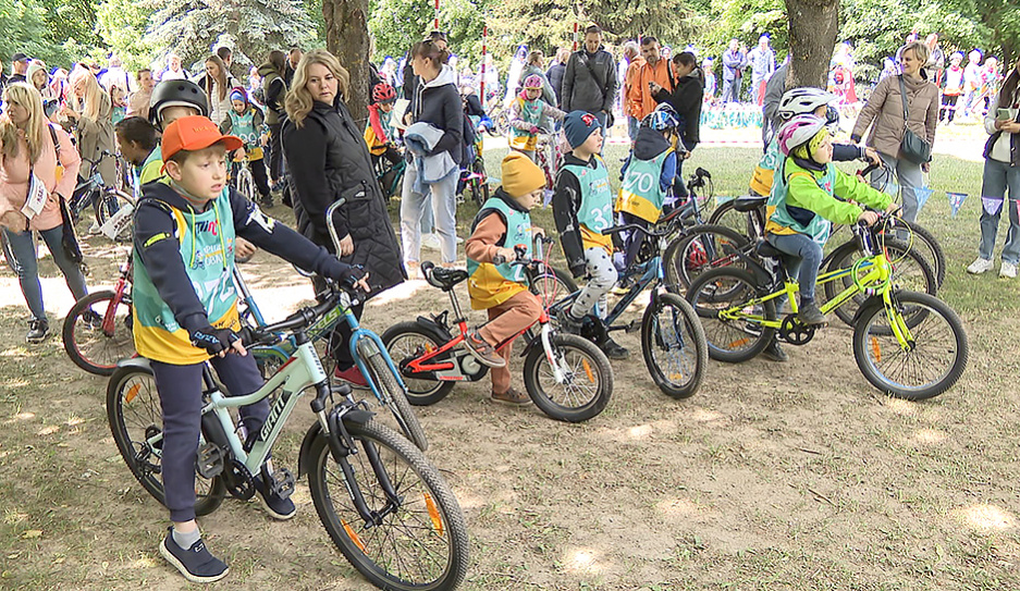 Семейный праздник Першы ровар собрал в Минске юных велолюбителей 