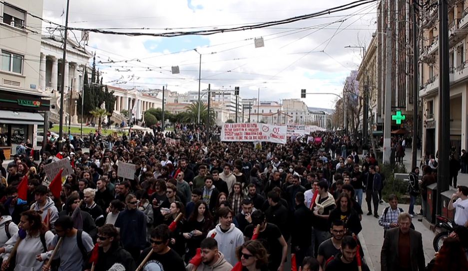 В Афинах более 12 тыс. студентов провели митинг против законопроекта о частных университетах
