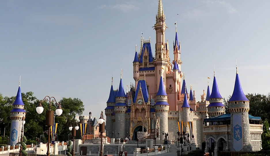 Bloomberg: Компания Walt Disney уволит 7 тыс. сотрудников