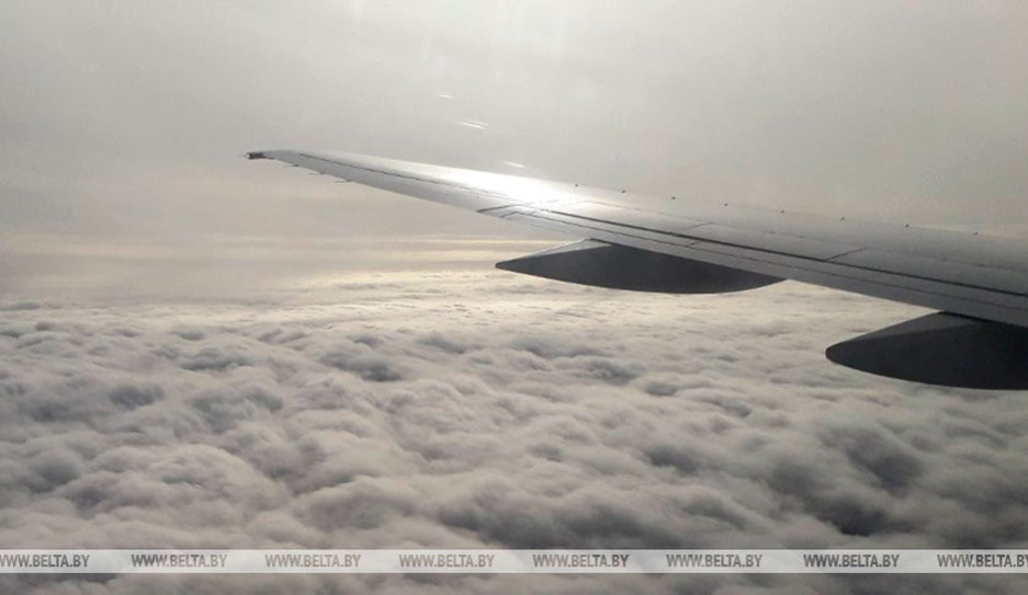 Самолет Сочи - Уфа вернулся в аэропорт вылета из-за трещины в лобовом стекле