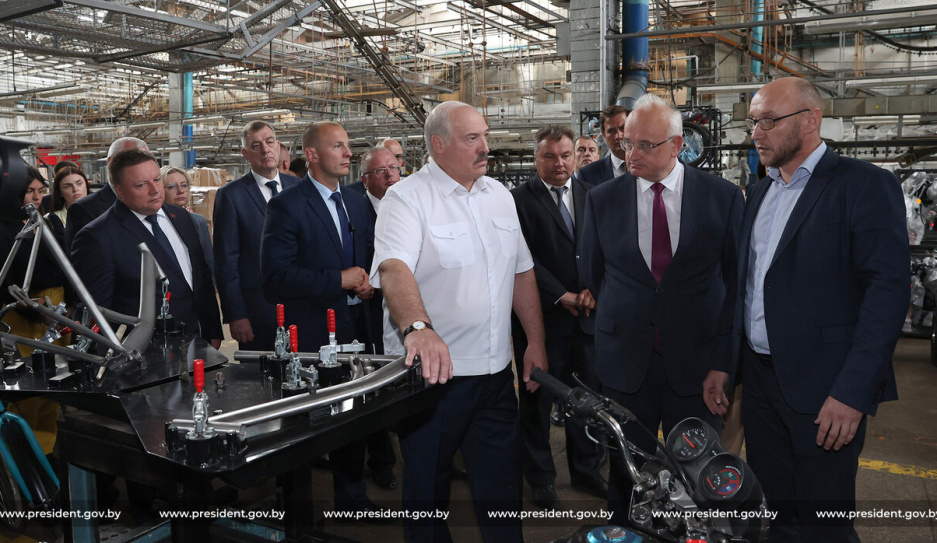 Задачи от Президента: разобраться с долгостроями, увеличить локализацию на Мотовелозаводе и ускорить реконструкцию Минского технопарка