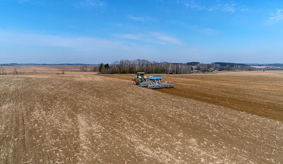 Весенняя посевная в Беларуси: погода помогает аграриям - засеяли порядка 10 % площадей