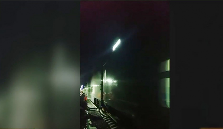 Первый пассажирский поезд проехал по Крымскому мосту - уровень террористической опасности сохраняется